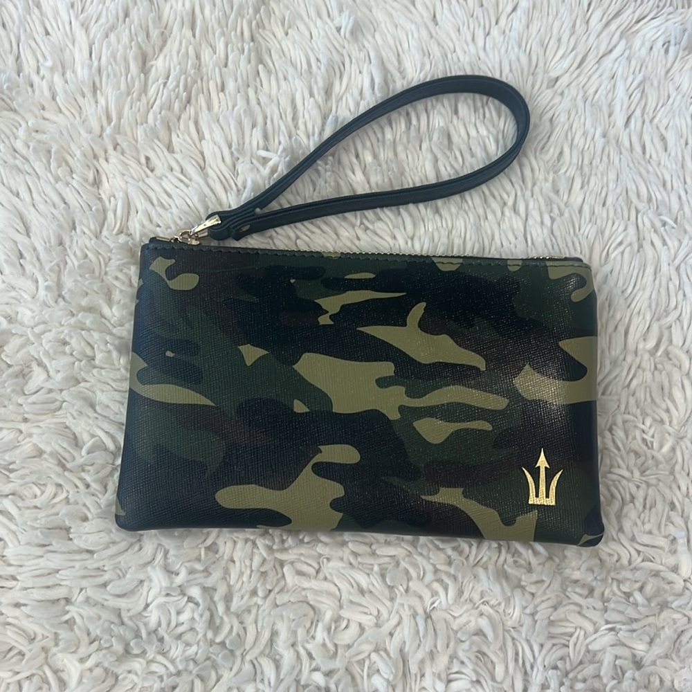 Spear camp long wallet wristlet wallet new in box